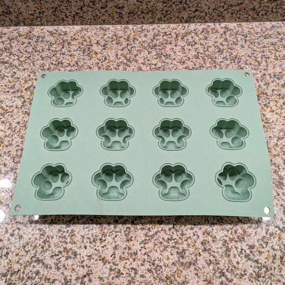 Mini Ice Trays + Paw Print Silicone Baking Mold Bundle (Used Like New) - Picture 2 of 15